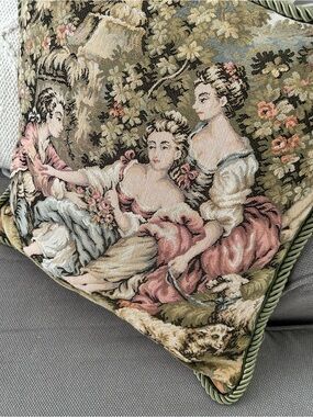 Stunning tapestry Victorian style pillow